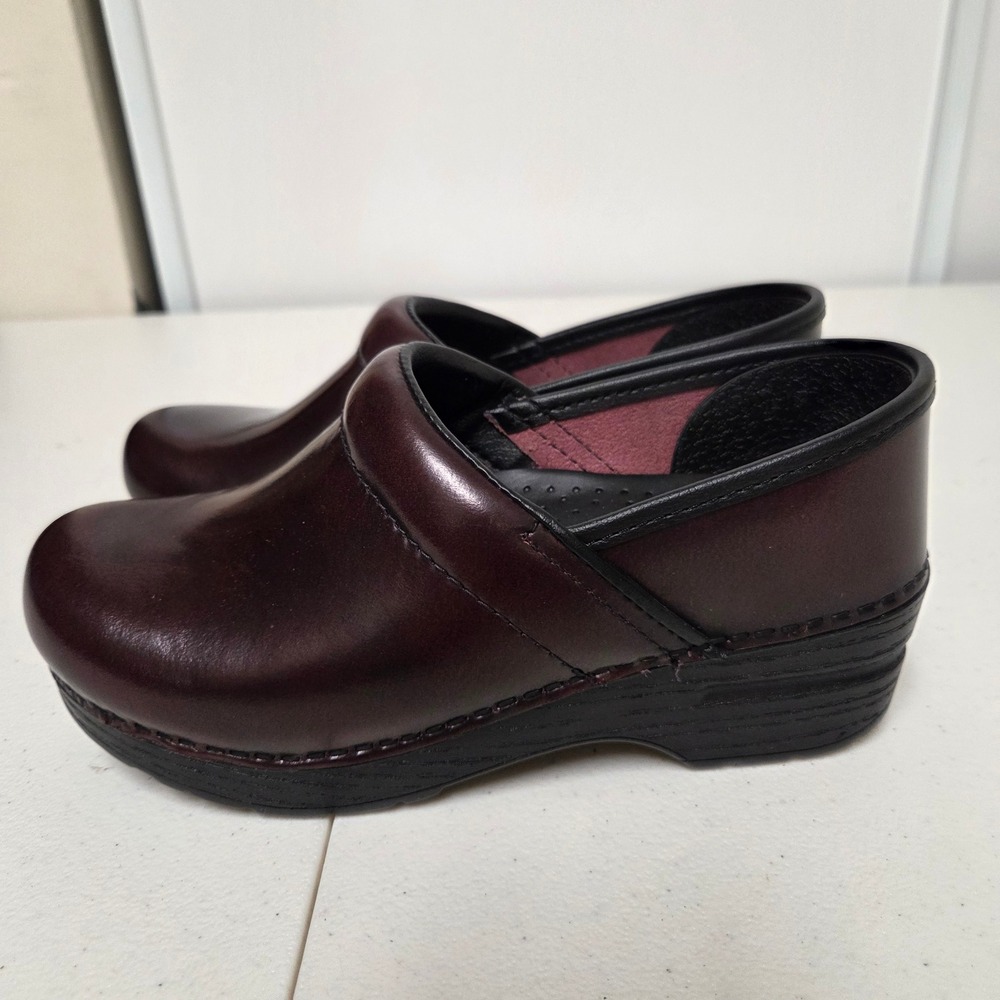Dansko Professional Burgundy Leather Clogs Shoes Womens 35 EU 4.5-5 US